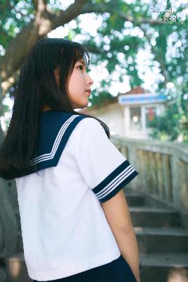 亭亭玉立四月天月色阑珊处情已晚