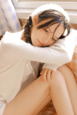 他的巨物撑开她的花缝的导演是谁