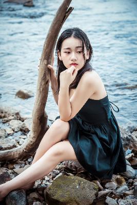 黑色天鹅绒1976意大利