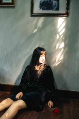 老婆出差闺蜜来家住几天